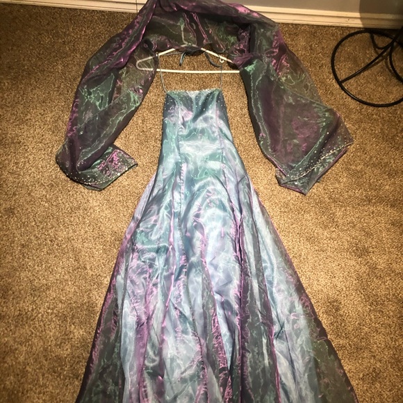 Teal-blue purple shimmer princess bedazzled Grad dress size 4 - Picture 14 of 16